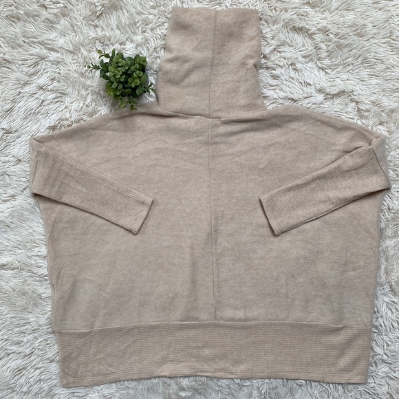 Cherish Hacci Turtleneck Tunic 💗 Oatmeal - Picture 4 of 13